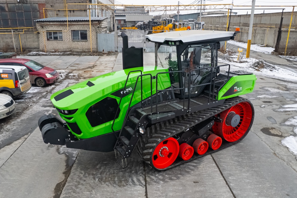 traktor-ft7-2.jpg
